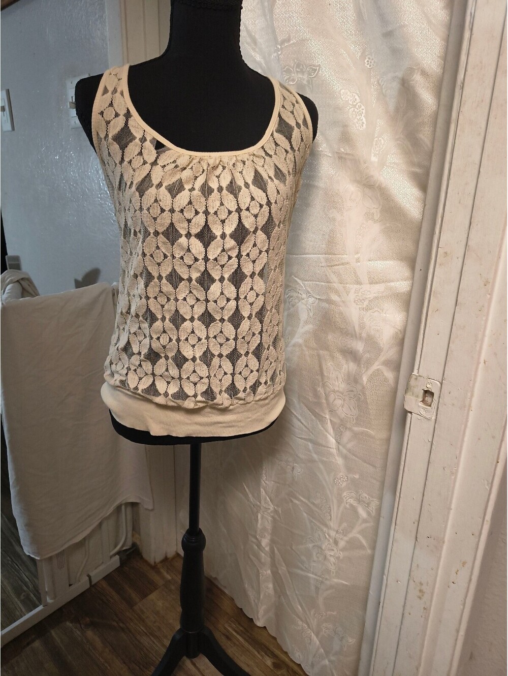 #Eyelash Cream Lace Racerback Tank Top, Size Small